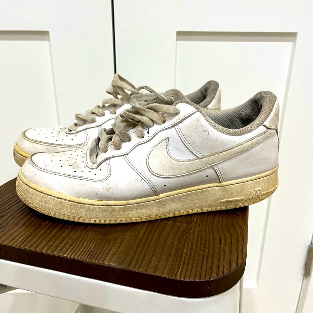 used Nike Air Force 1 mens size 10.5 sneakers